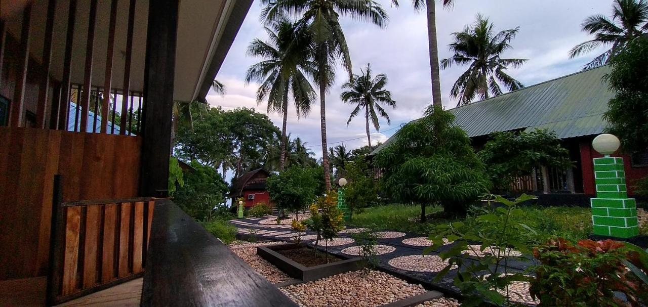 Sunari Beach Resort Selayar Matalalang Bagian luar foto